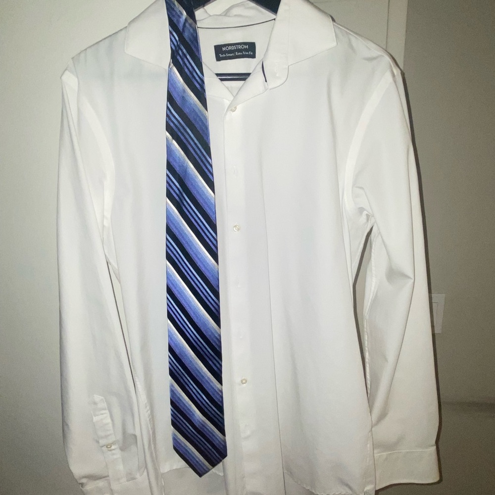 Men’s blue striped tie